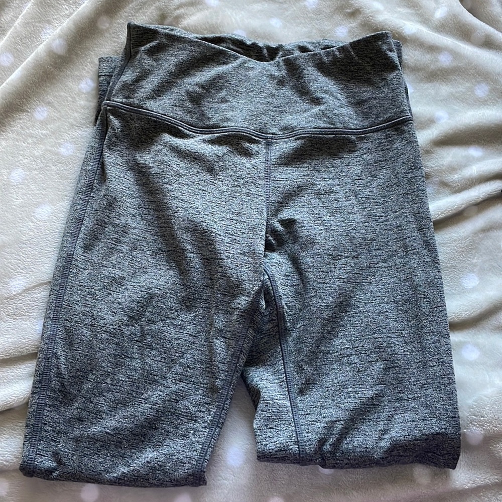 Womens XS gray and black Mondetta leggings.